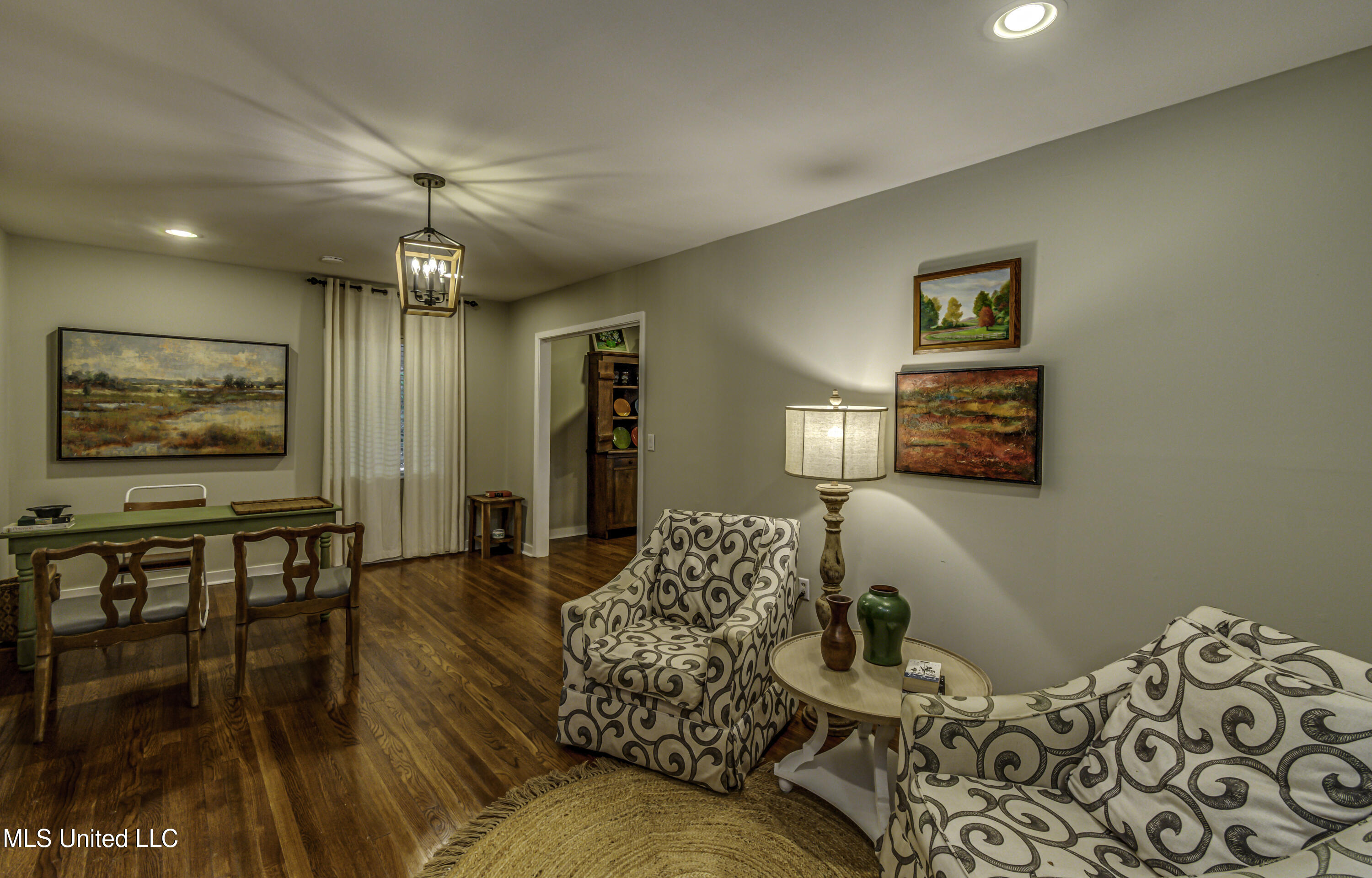 4407 Forest Park Drive Jackson, MS 39211 - Photo 4 of 60 4407 Forest Park Ave no color correction