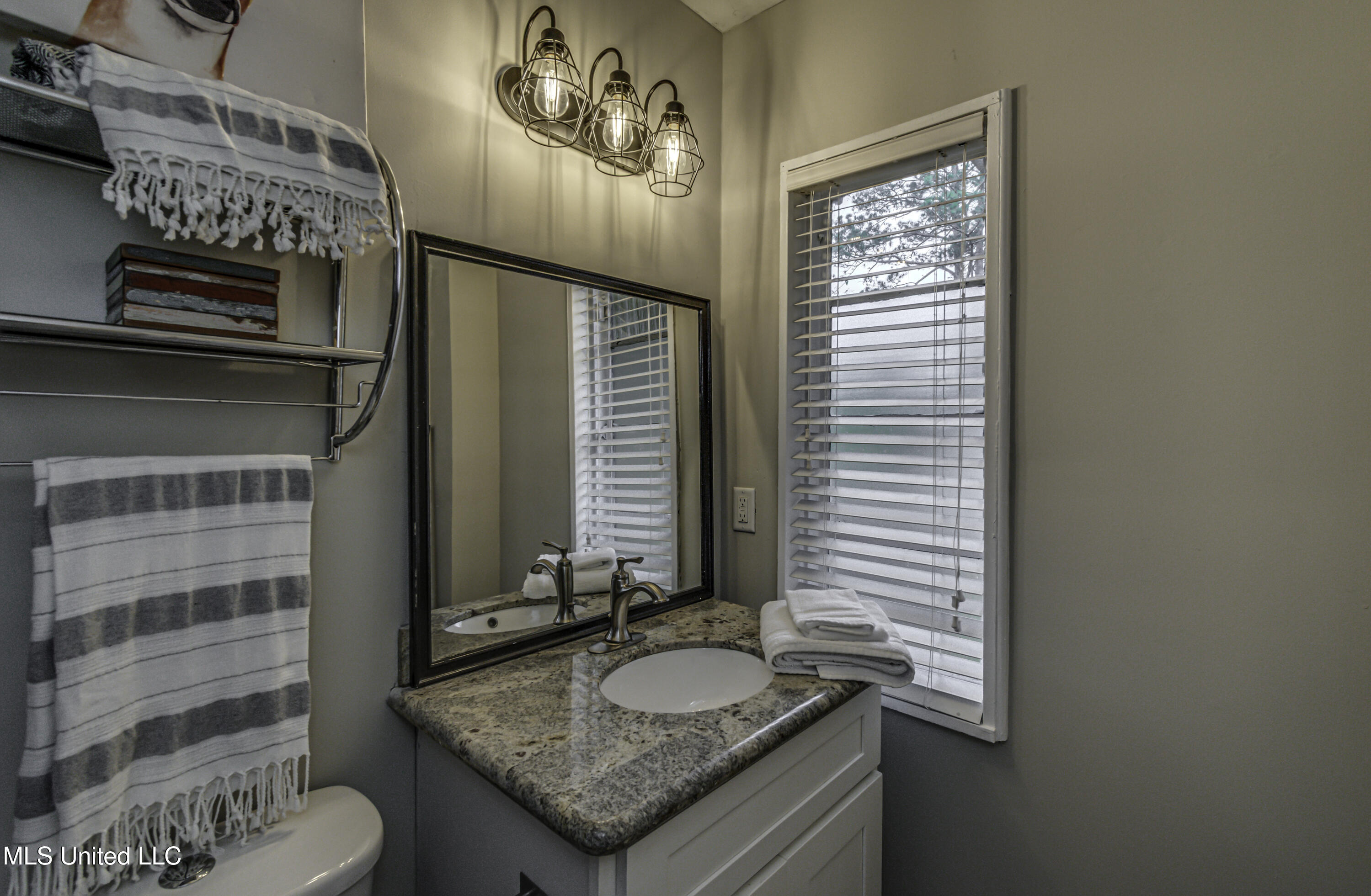 4407 Forest Park Drive Jackson, MS 39211 - Photo 47 of 60 4407 Forest Park Ave no color correction