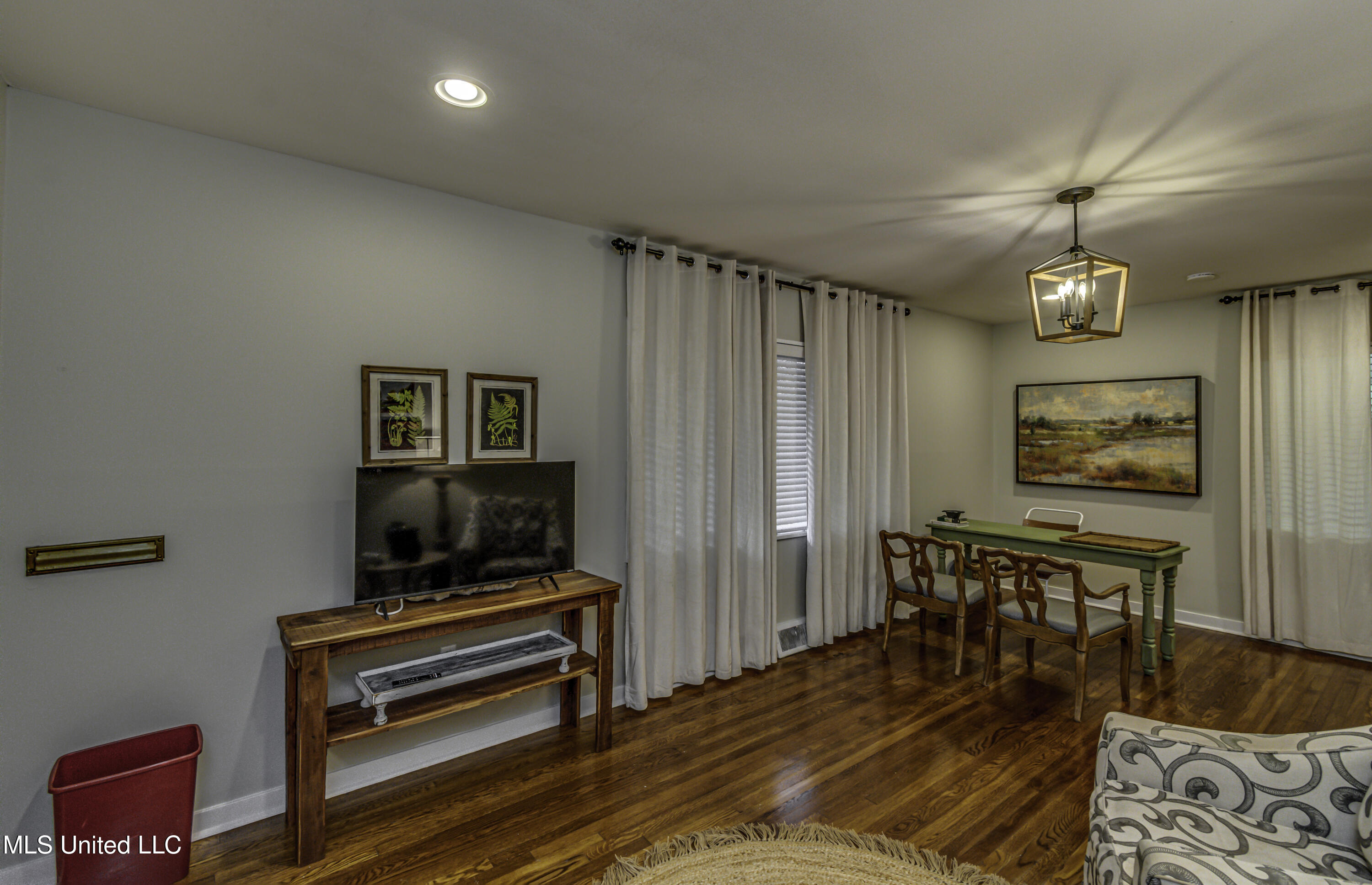 4407 Forest Park Drive Jackson, MS 39211 - Photo 5 of 60 4407 Forest Park Ave no color correction