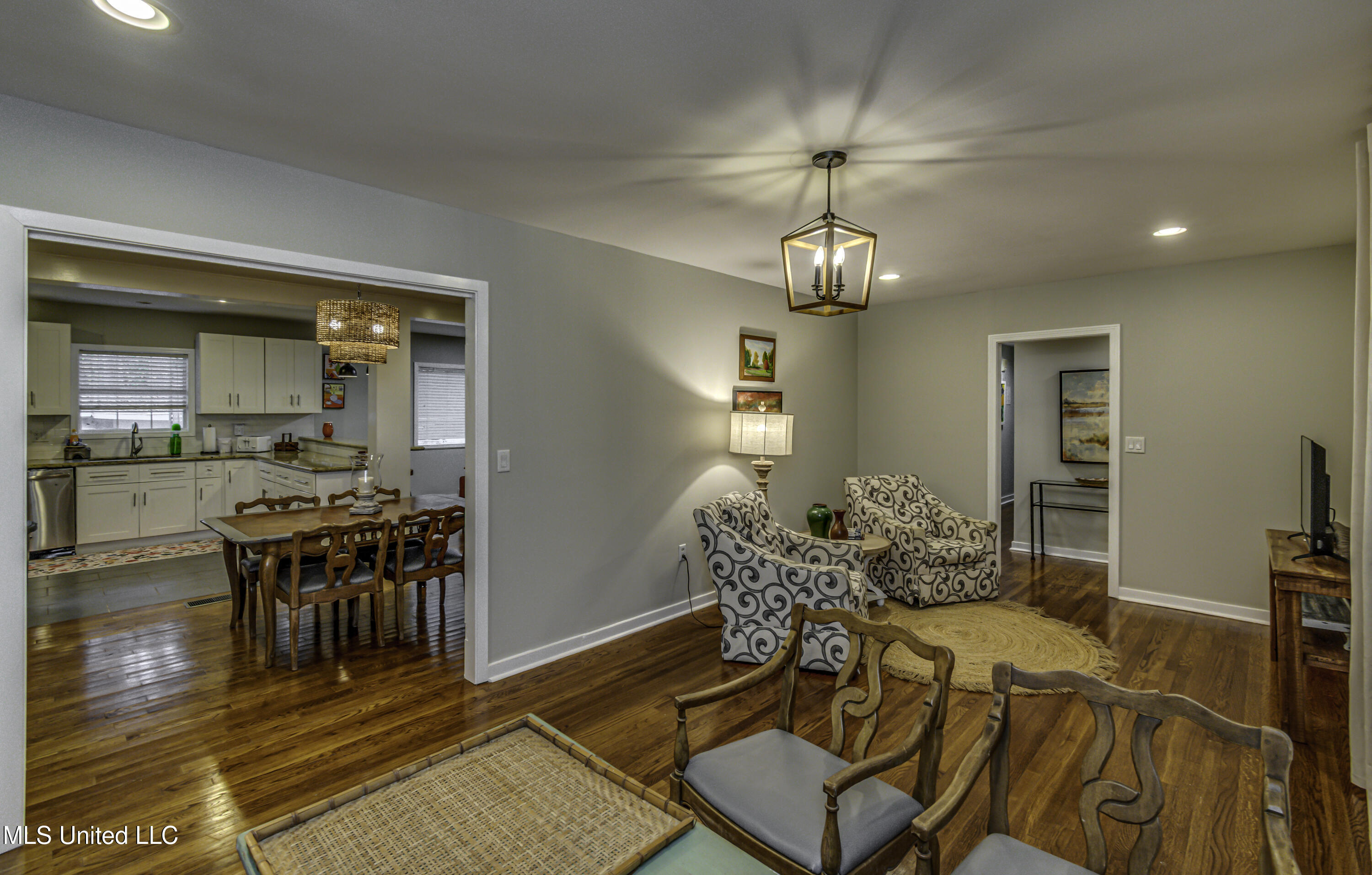 4407 Forest Park Drive Jackson, MS 39211 - Photo 6 of 60 4407 Forest Park Ave no color correction