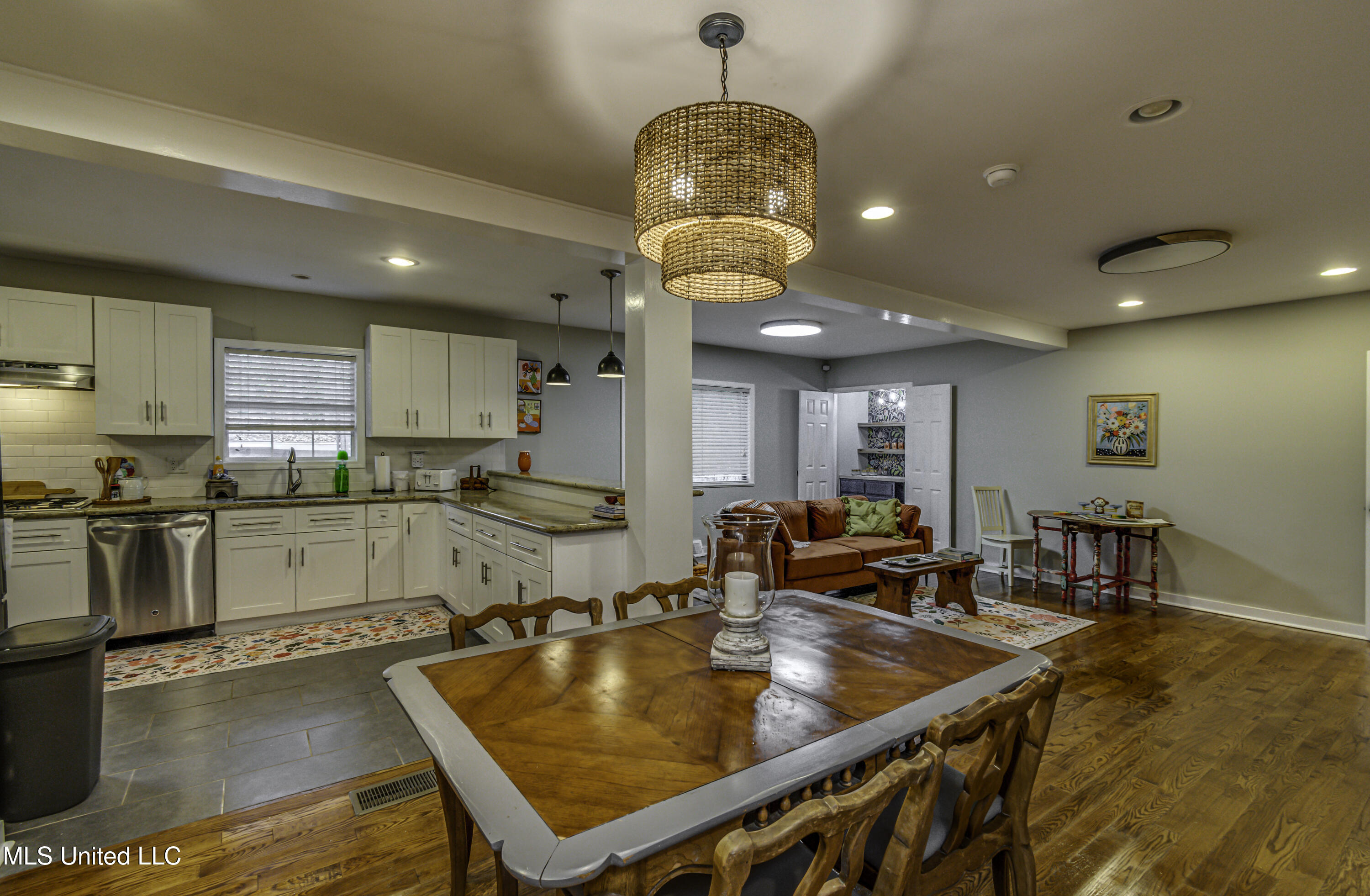 4407 Forest Park Drive Jackson, MS 39211 - Photo 8 of 60 4407 Forest Park Ave no color correction