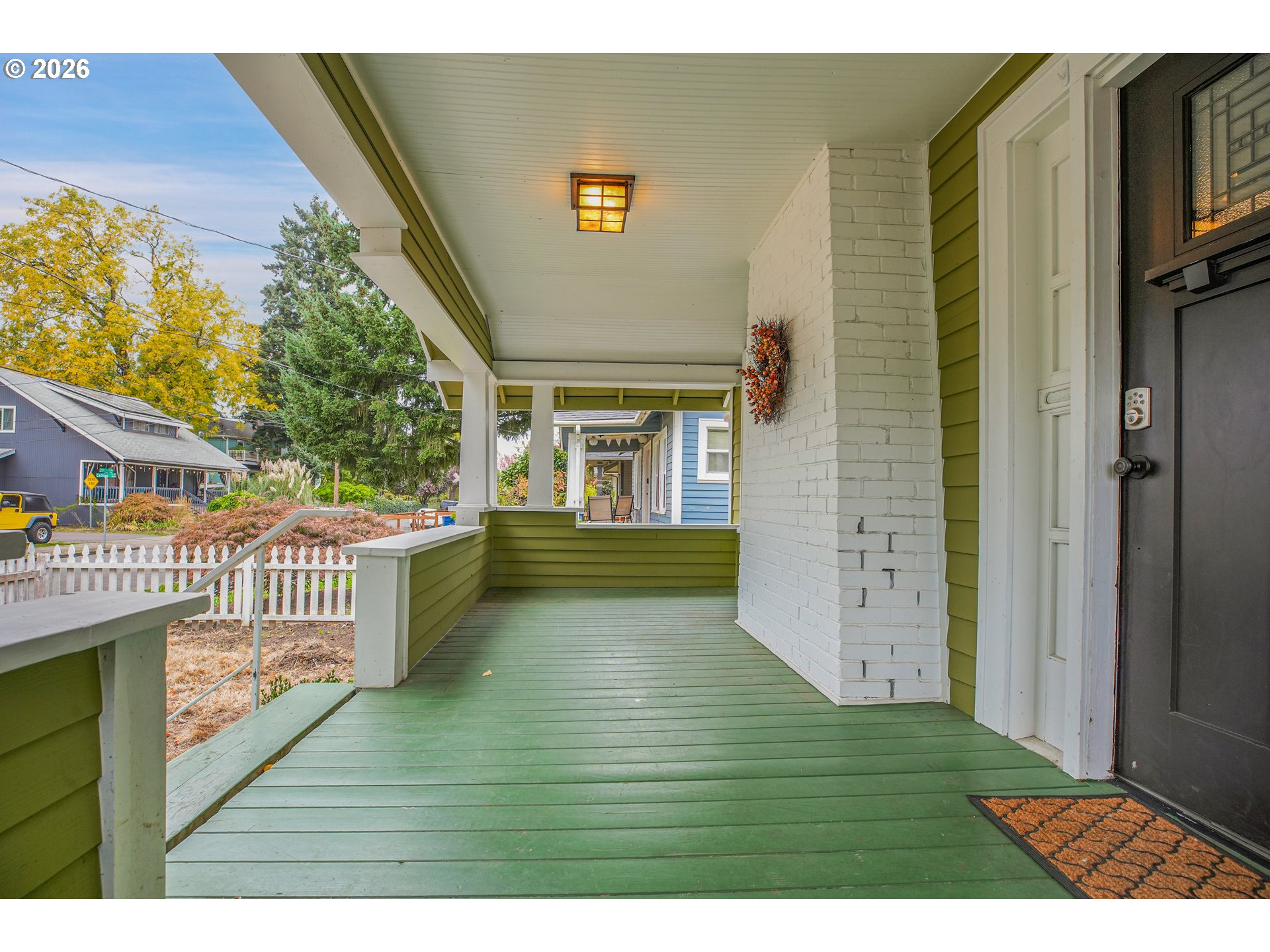 140 21st Street Northeast Salem, OR 97301 - Photo 5 of 44 a view of an front door