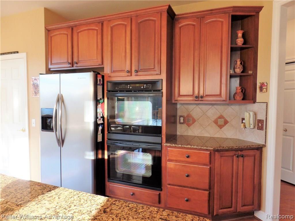 48416 Inveraray Road Canton, MI 48188 - Photo 11 of 31