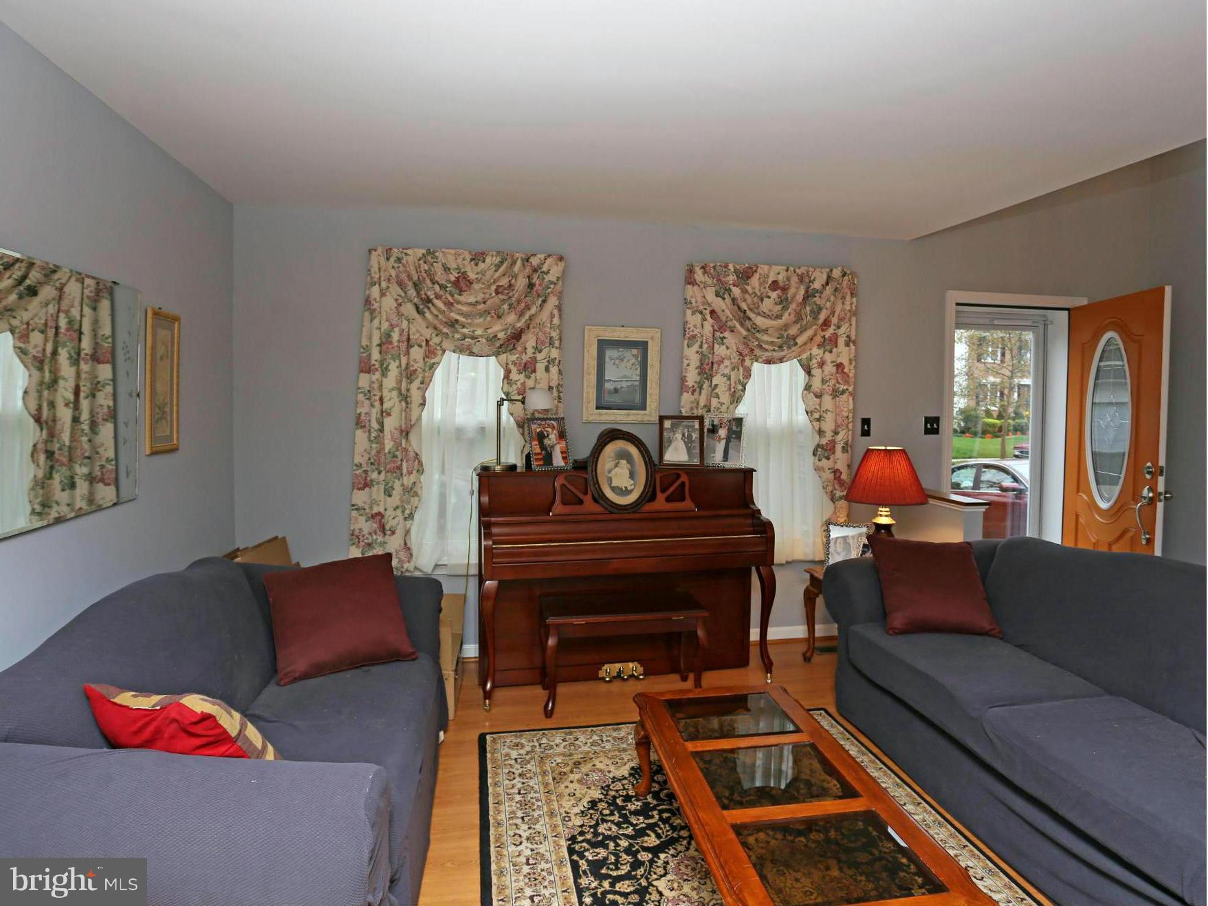 1918 Windys Run Road Catonsville, MD 21228 - Photo 8 of 29 Living Room