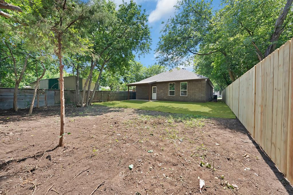 1112 Trinity Street Cleburne, TX 76031 - Photo 8 of 36