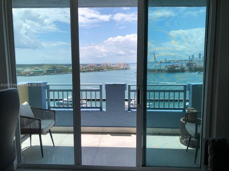 90 Alton Road, Unit 1604 Miami Beach, FL 33139 - Photo 16 of 29