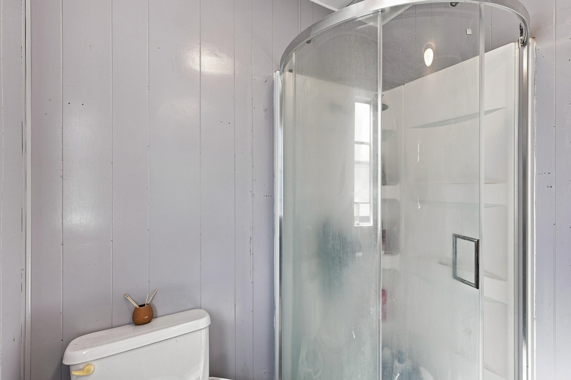 19964 Riverside Avenue, Unit SPC 29 Anderson, CA 96007 - Photo 12 of 22 Bathroom