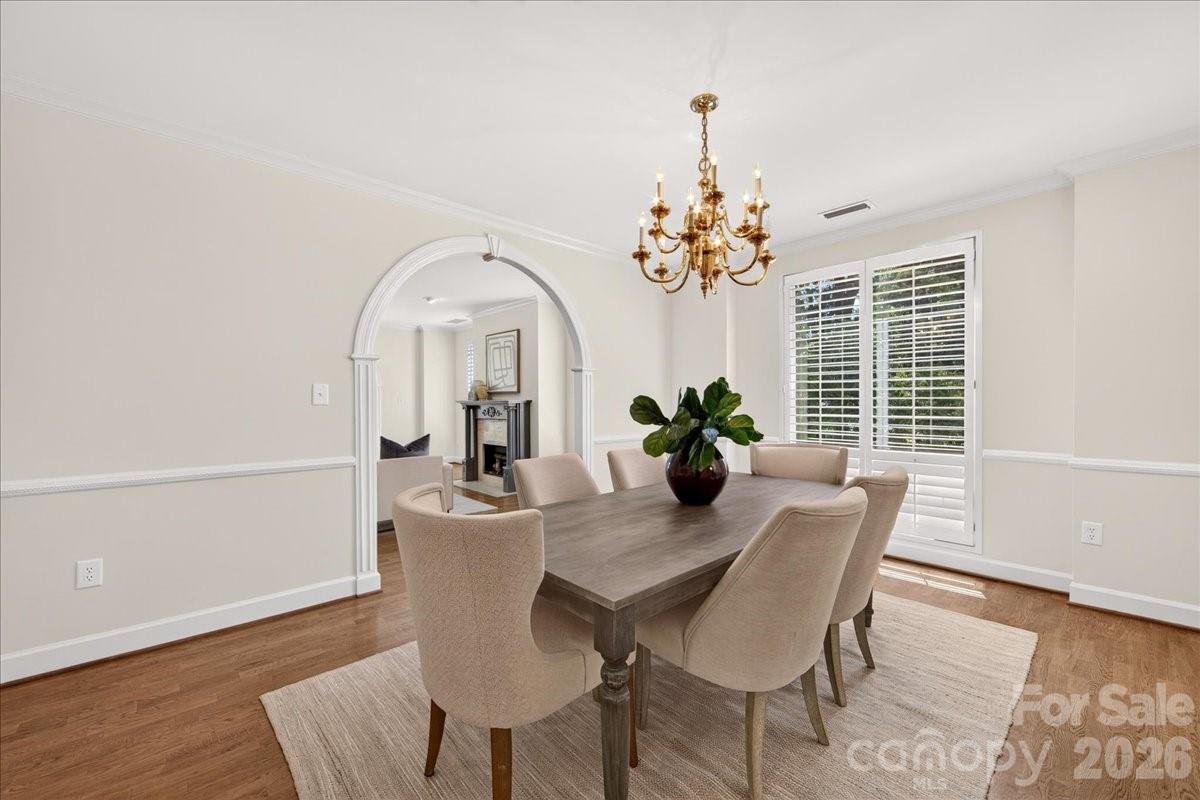 906 Cherokee Road Charlotte, NC 28207 - Photo 8 of 34 Gallery Image 8