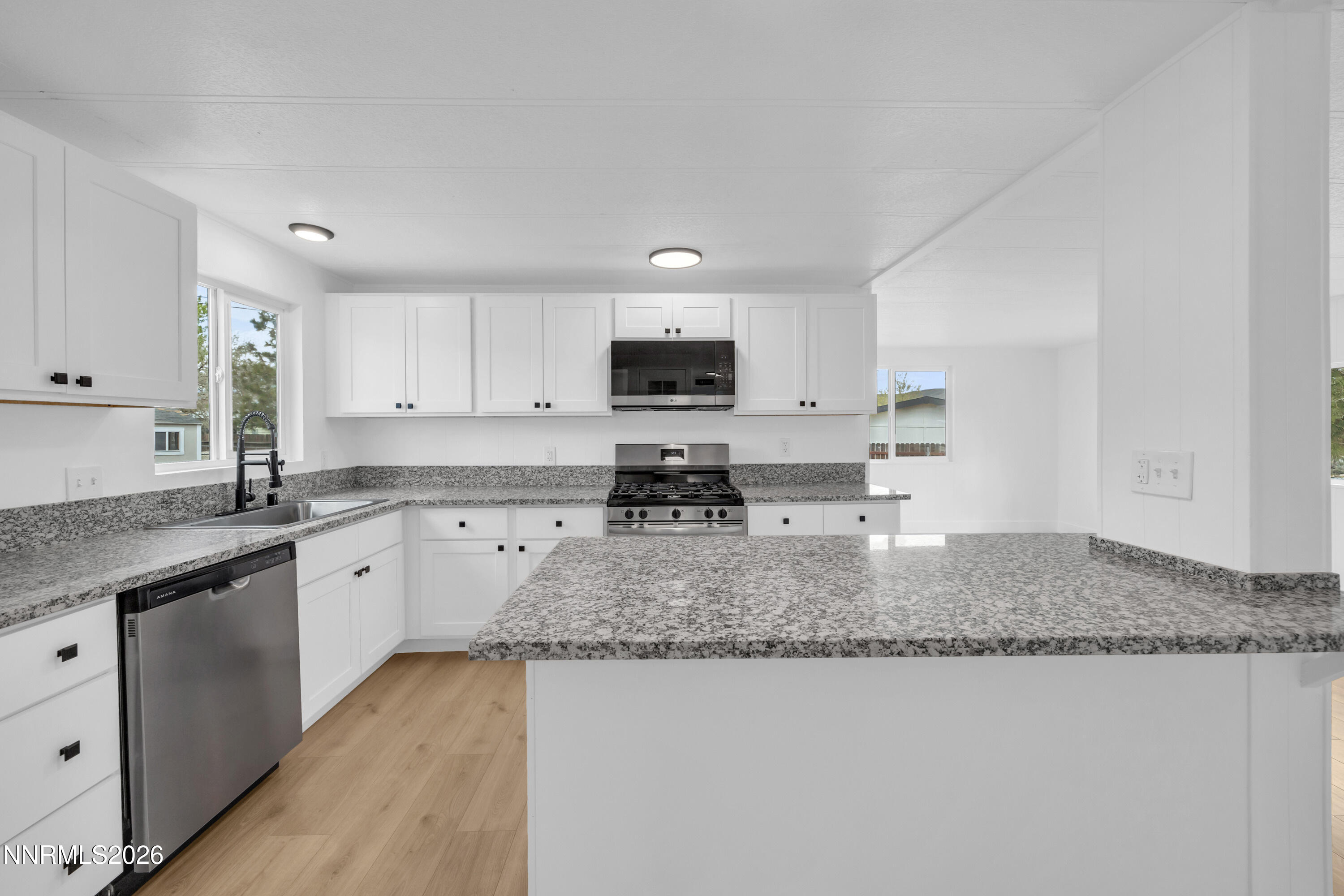 17890 Fantail Circle Reno, NV 89508 - Photo 6 of 27 7_img_2958