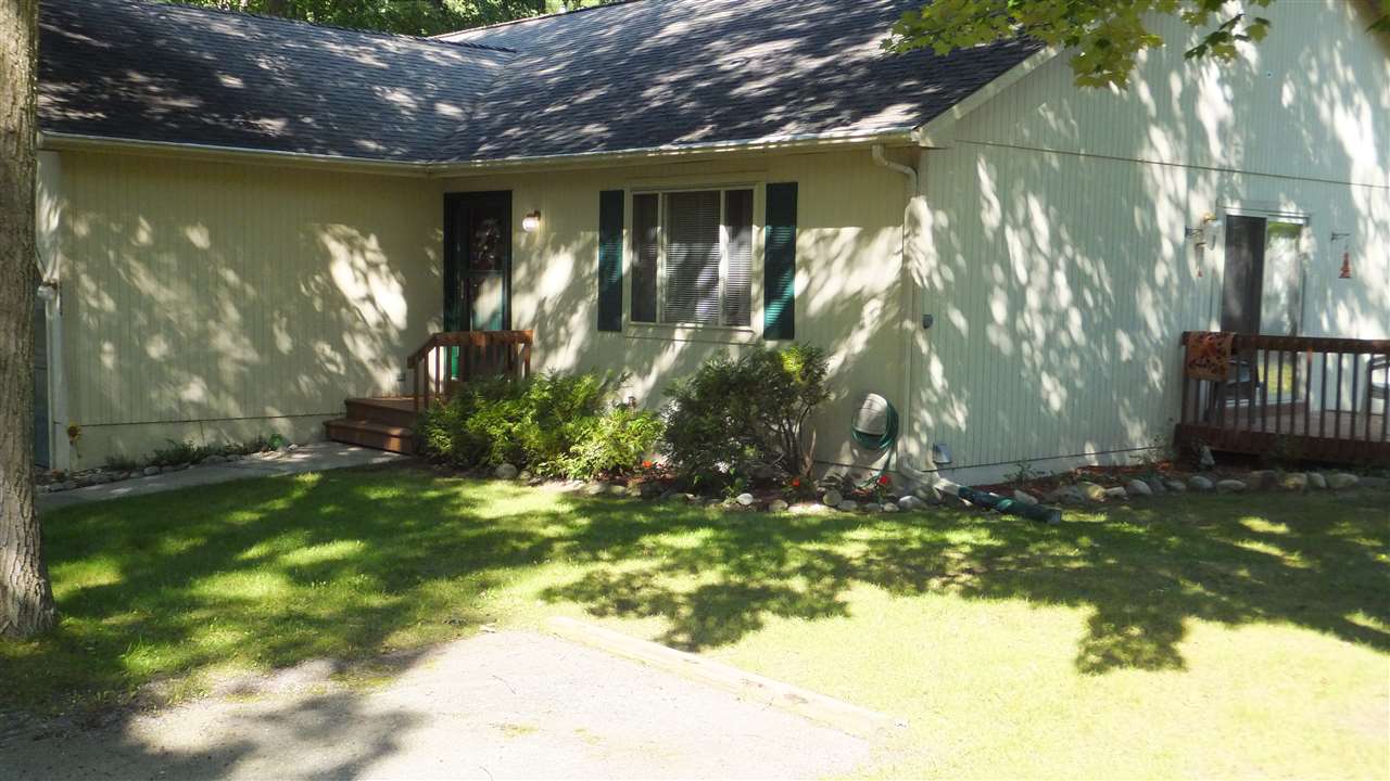 3453 Holiday Road Traverse City, MI 49686 - Photo 3 of 28 1852716-2.JPG