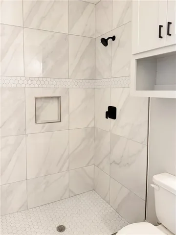 a bathroom with a bathtub