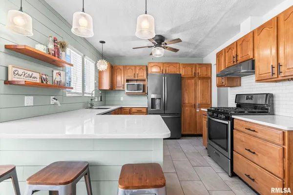 $329,900 | 300 North Walnut Street, Rochester, IL 62563