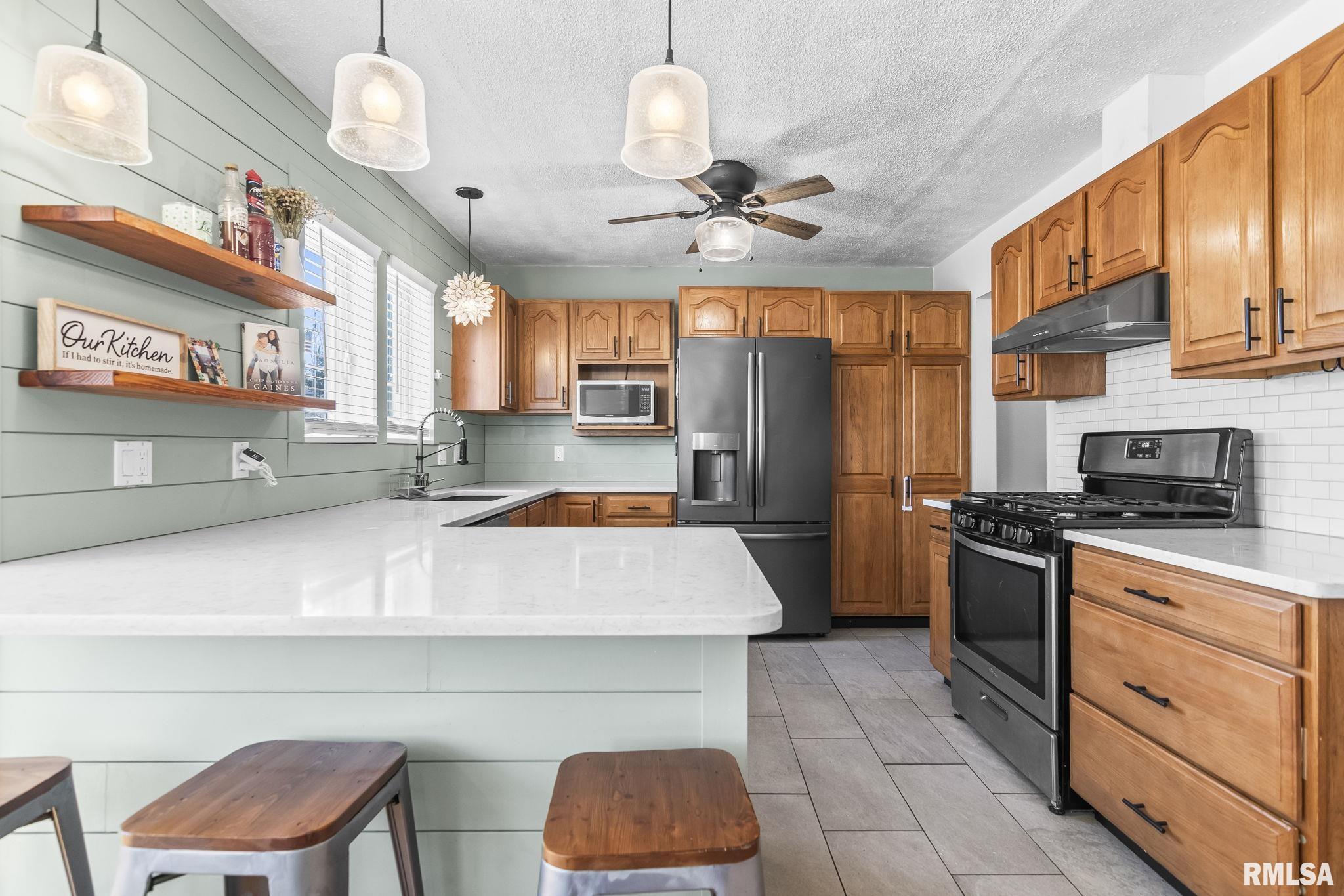 300 North Walnut Street Rochester, IL 62563 - Photo 14 of 42