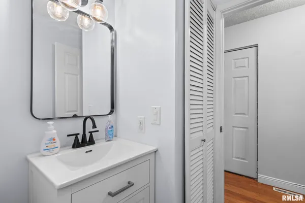 $329,900 | 300 North Walnut Street, Rochester, IL 62563