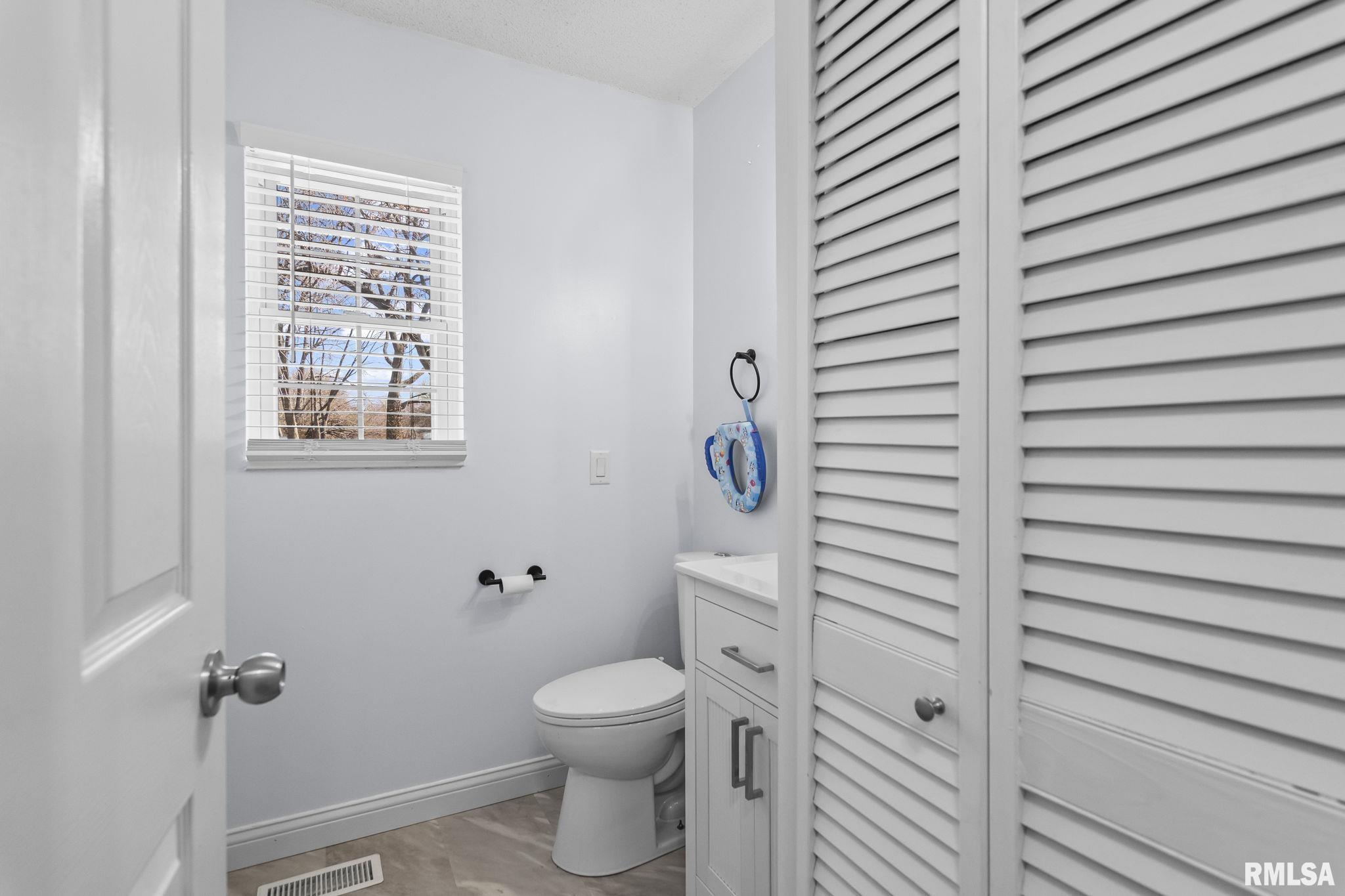 300 North Walnut Street Rochester, IL 62563 - Photo 16 of 31