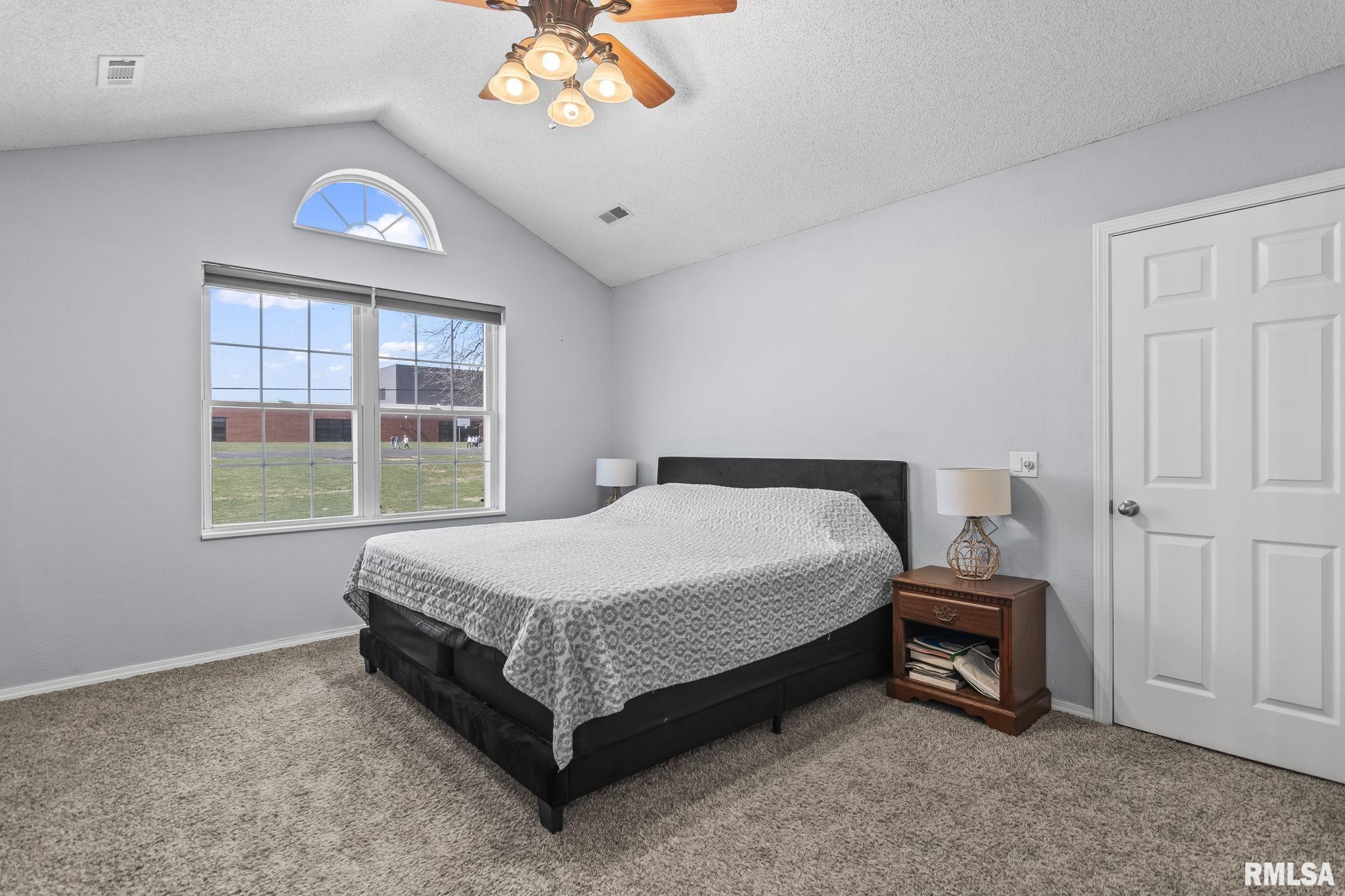 300 North Walnut Street Rochester, IL 62563 - Photo 18 of 31