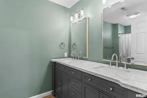 $329,900 | 300 North Walnut Street, Rochester, IL 62563