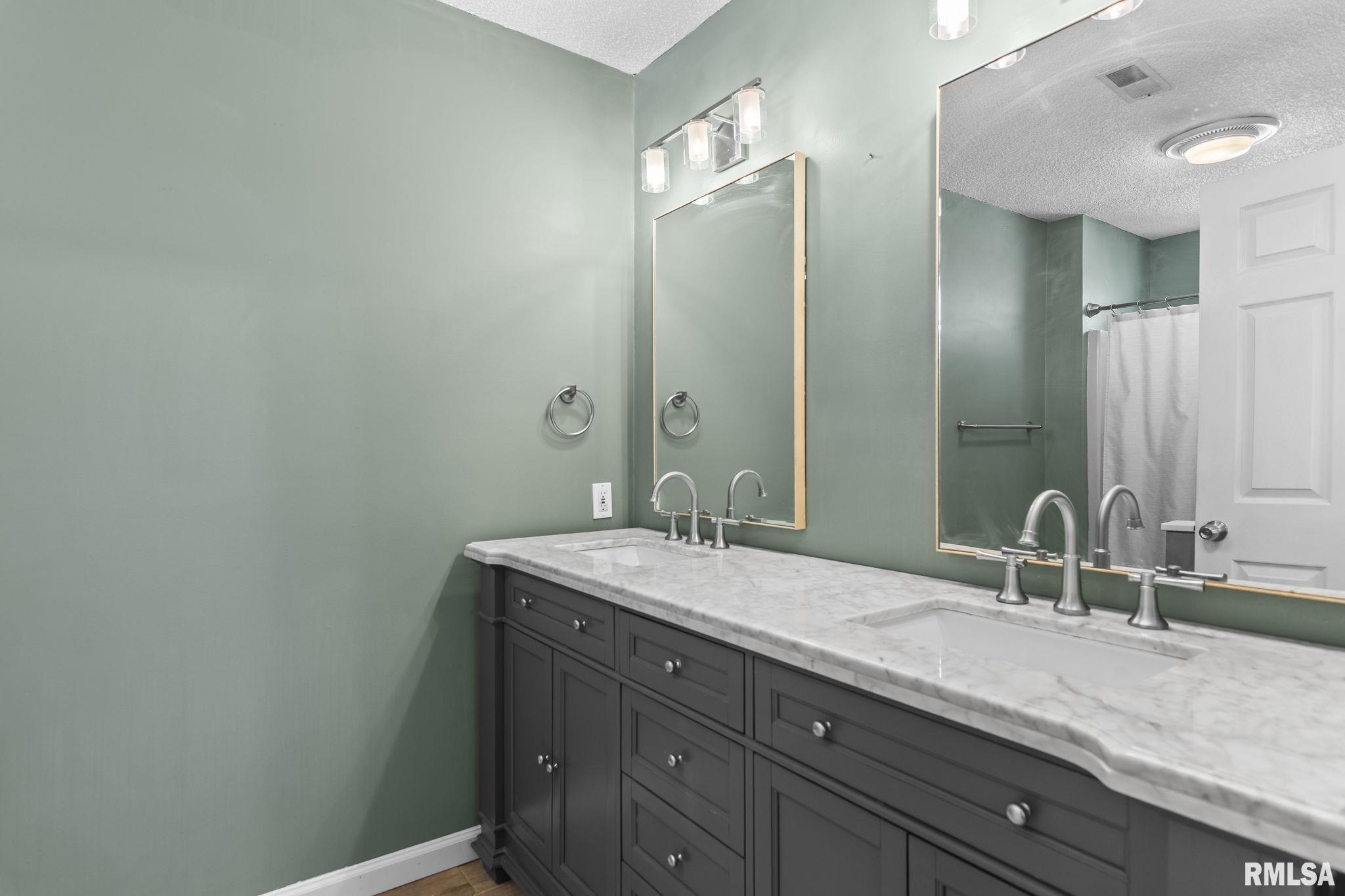 300 North Walnut Street Rochester, IL 62563 - Photo 21 of 31