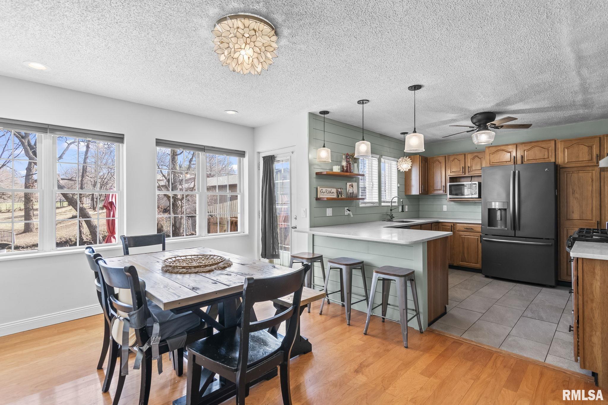 300 North Walnut Street Rochester, IL 62563 - Photo 9 of 42