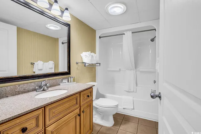 $380,000 | 7100 North Ocean Boulevard, Unit 819, Myrtle Beach, SC 29572