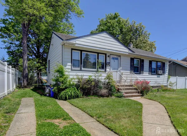 $450,000 | 96 Willow Street, Carteret, NJ 07008
