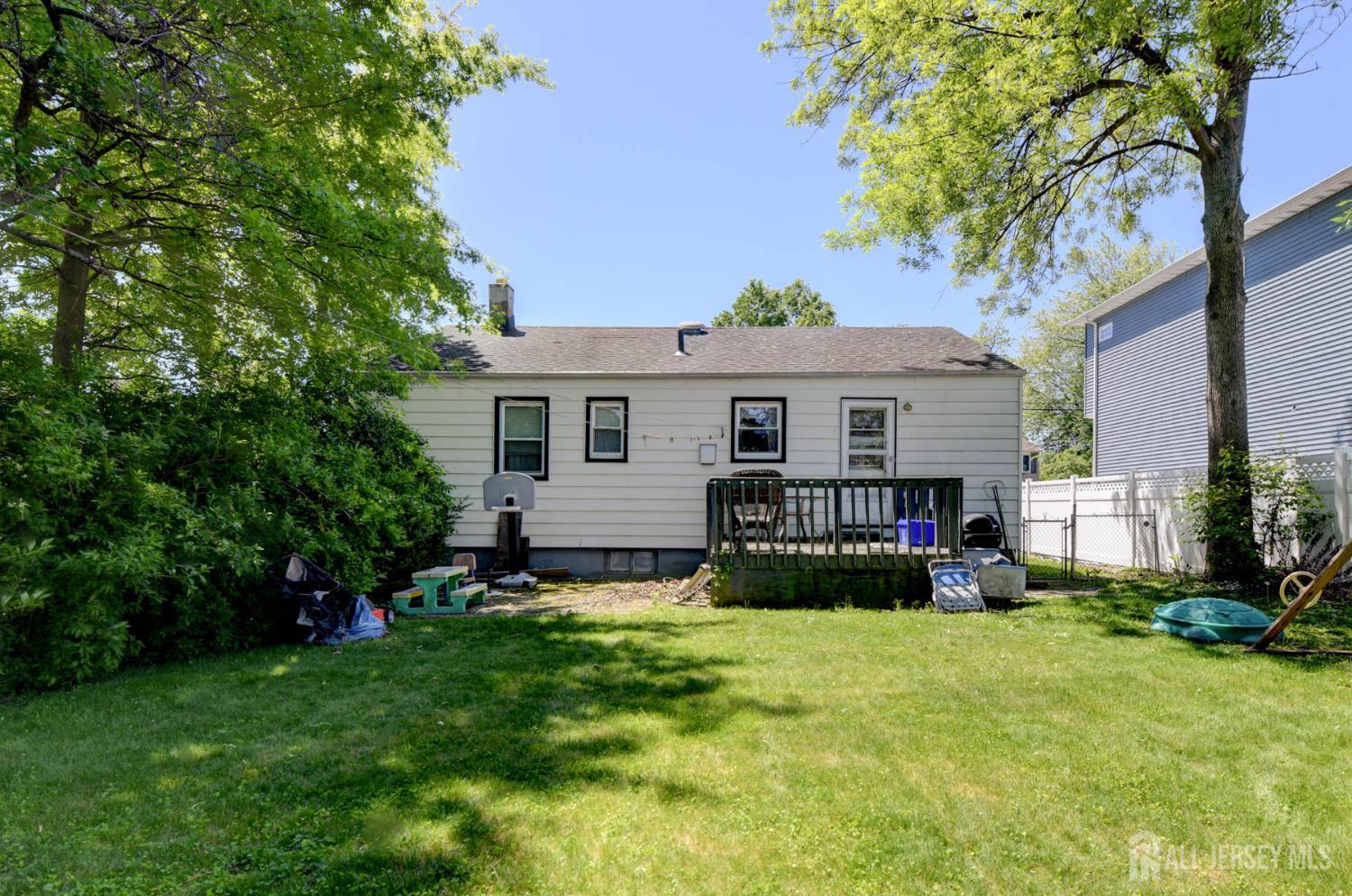 96 Willow Street Carteret, NJ 07008 - Photo 6 of 7