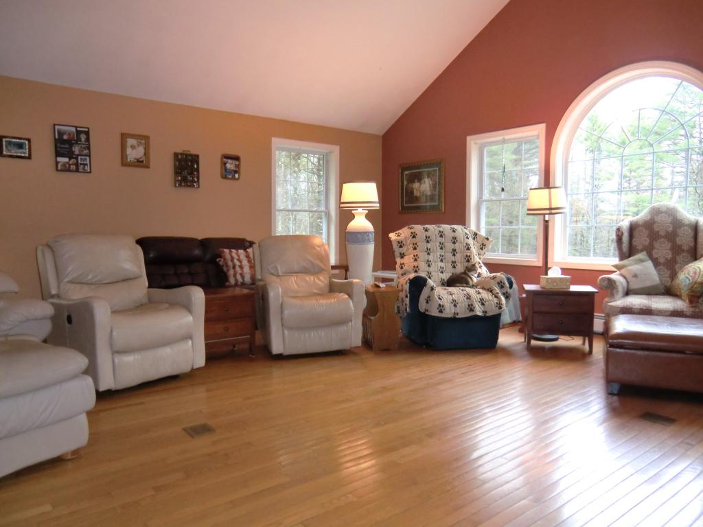 1211 Montalona Road Dunbarton, NH 03046 - Photo 15 of 32 Gallery Image 15