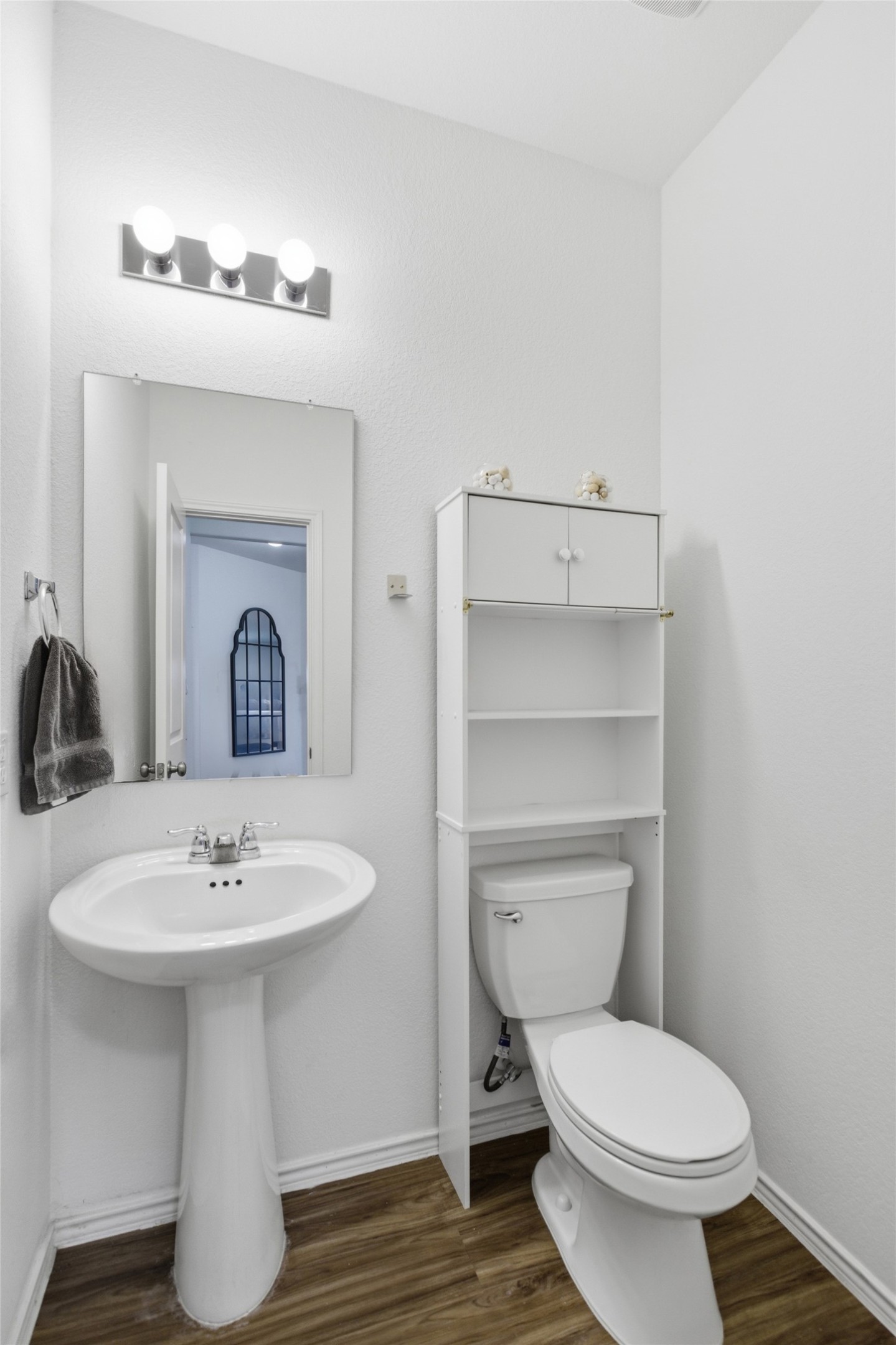 832 Mallow Road Leander, TX 78641 - Photo 22 of 29 Half bathroom located on main level