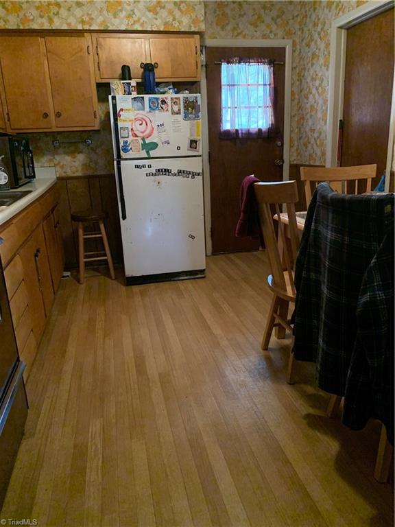 2211 Springhill Road Greensboro, NC 27403 - Photo 4 of 13 Gallery Image 4
