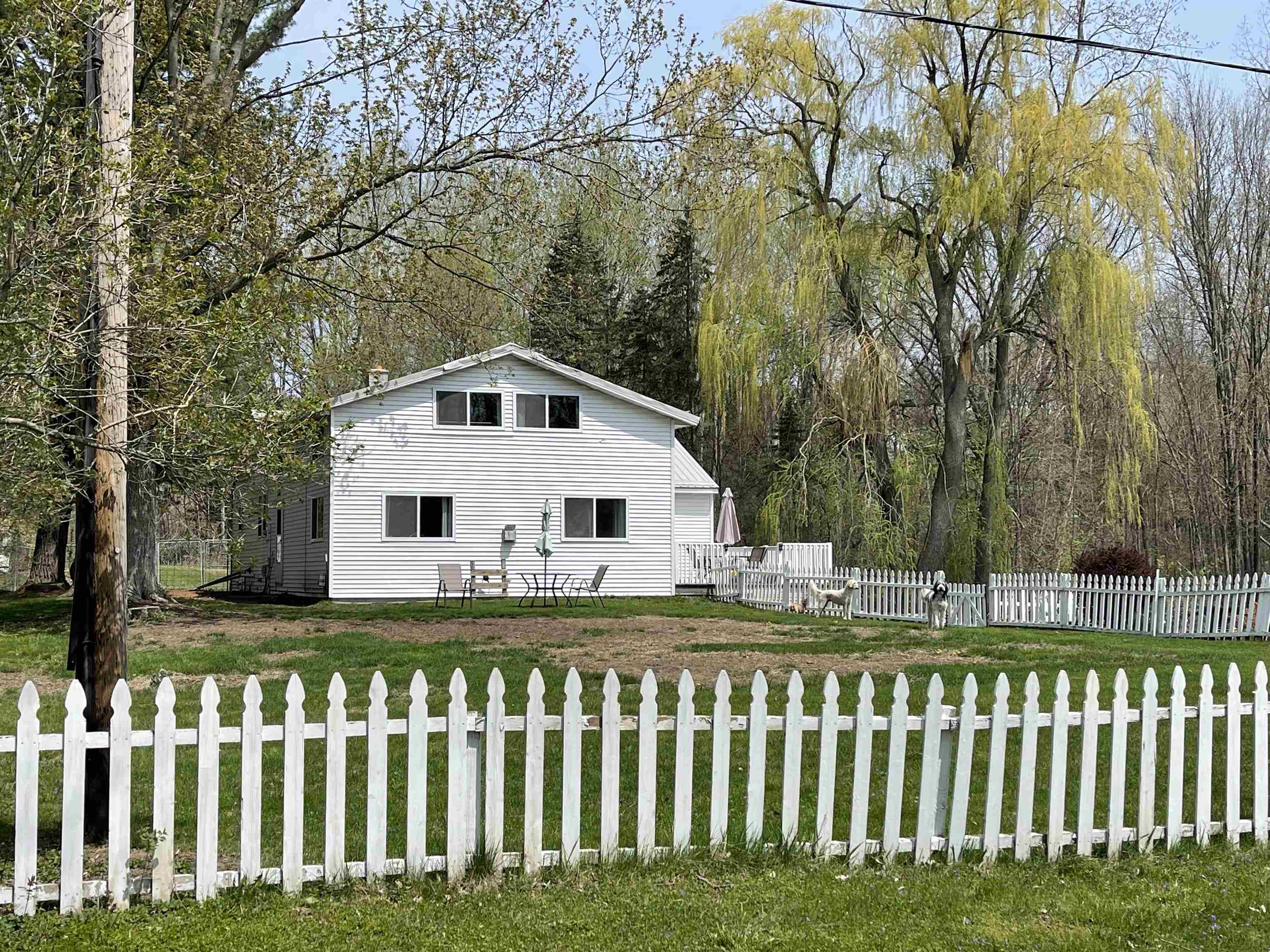 3051 East Siebert Road Midland, MI 48642 - Photo 2 of 24 1899721-1.JPG