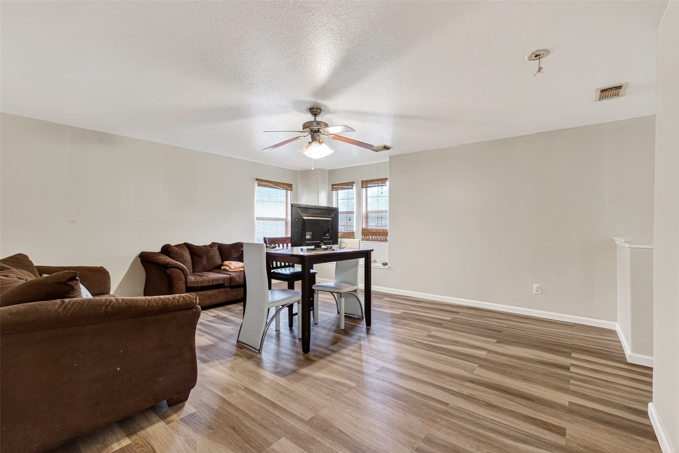 15510 Satsuma Point Court Houston, TX 77049 - Photo 6 of 21