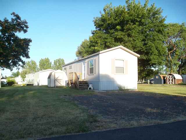 3920 East Center Road, Unit 11 Mead, WA 99021 - Photo 1 of 8
