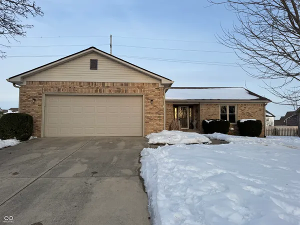$285,000 | 429 Cardinal Drive, Whiteland, IN 46184