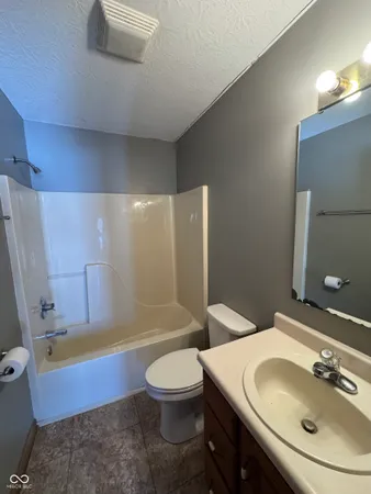 $285,000 | 429 Cardinal Drive, Whiteland, IN 46184