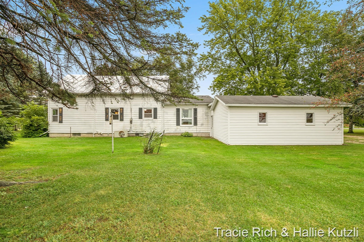 12997 West Stanton Road Trufant, MI 49347 - Photo 26 of 45 IMG_1025
