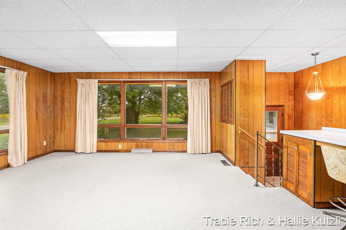 12997 West Stanton Road Trufant, MI 49347 - Photo 5 of 45 IMG_1004