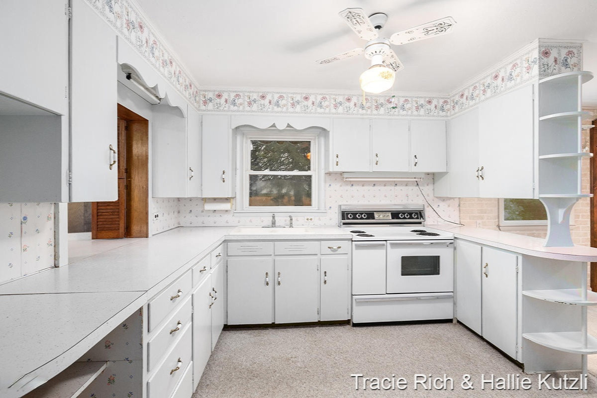 12997 West Stanton Road Trufant, MI 49347 - Photo 8 of 45 IMG_1007