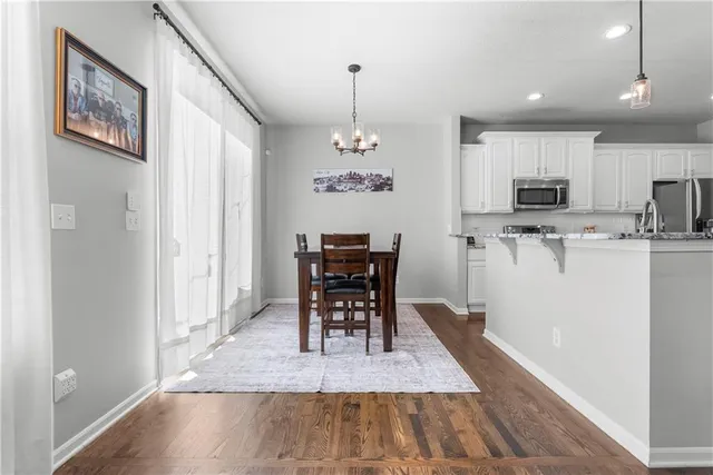 $484,900 | 1021 Southwest Cheshire Drive, Lee's Summit, MO 64083