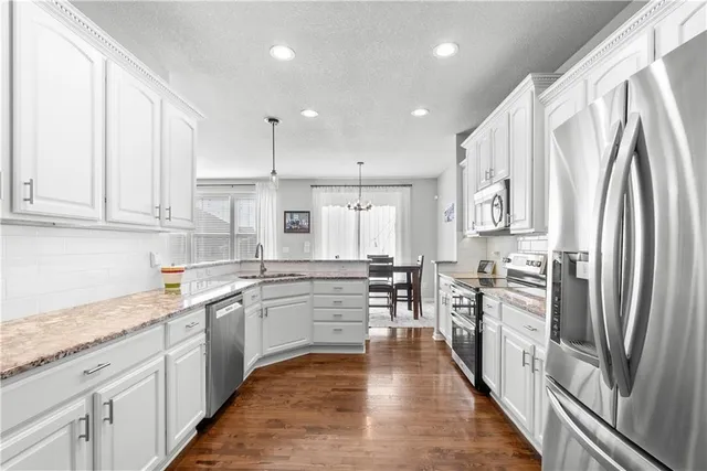 $484,900 | 1021 Southwest Cheshire Drive, Lee's Summit, MO 64083