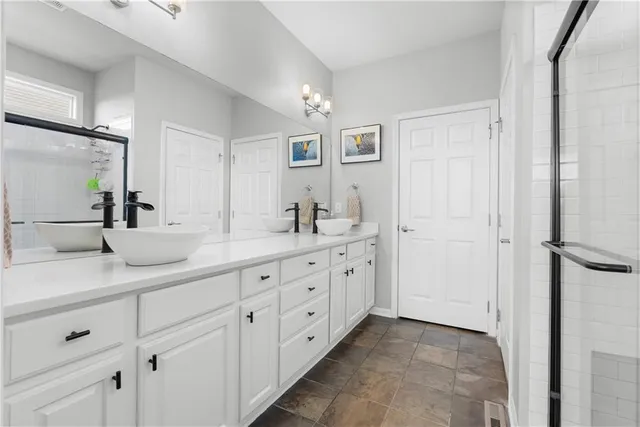 $484,900 | 1021 Southwest Cheshire Drive, Lee's Summit, MO 64083