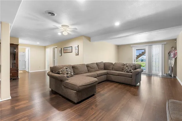 $484,900 | 1021 Southwest Cheshire Drive, Lee's Summit, MO 64083