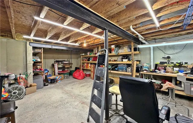 $484,900 | 1021 Southwest Cheshire Drive, Lee's Summit, MO 64083