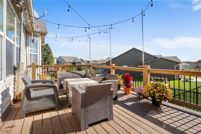 $484,900 | 1021 Southwest Cheshire Drive, Lee's Summit, MO 64083