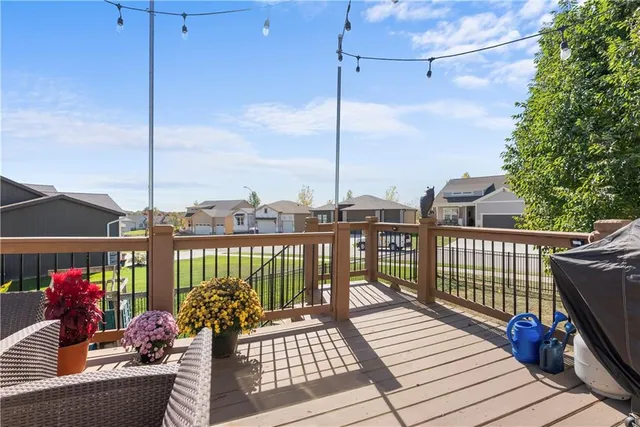 $484,900 | 1021 Southwest Cheshire Drive, Lee's Summit, MO 64083