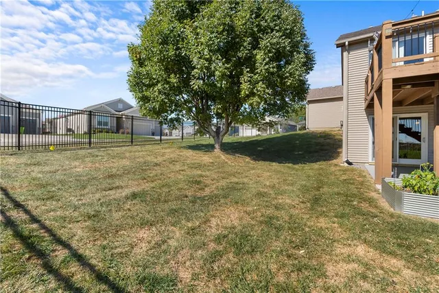 $484,900 | 1021 Southwest Cheshire Drive, Lee's Summit, MO 64083