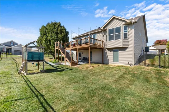 $484,900 | 1021 Southwest Cheshire Drive, Lee's Summit, MO 64083