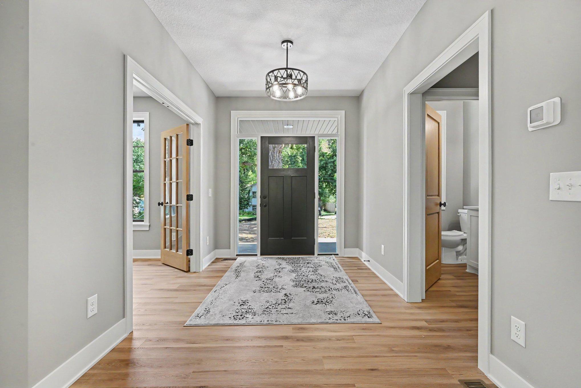 4044 Merriam Road Minnetonka, MN 55305 - Photo 2 of 38 Gallery Image 2