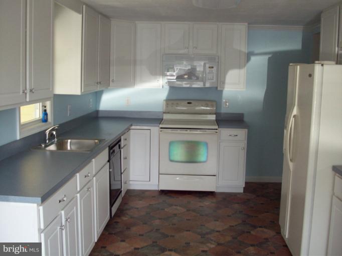 623 Andrews Road Aberdeen, MD 21001 - Photo 17 of 20 Kitchen