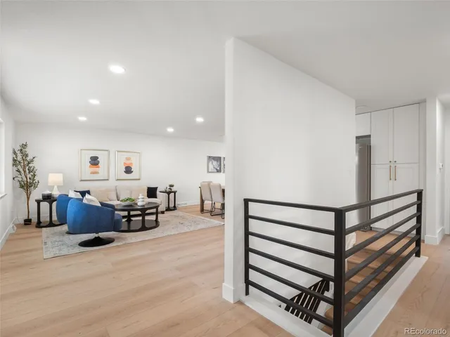 a view of livingroom with furniture and furniture