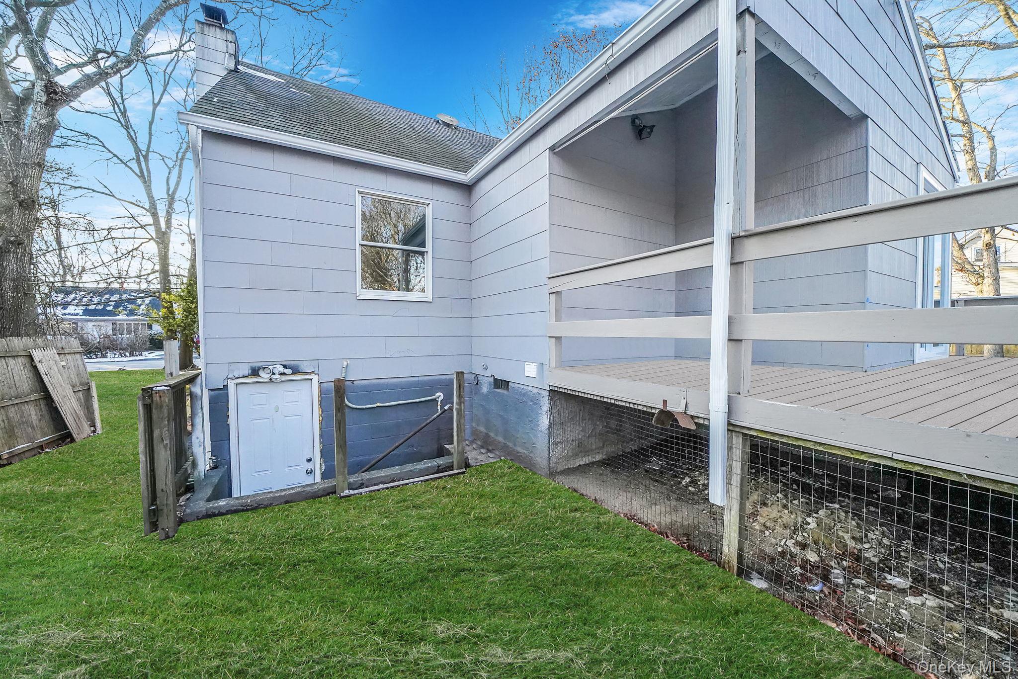 139 Madison Street Mastic, NY 11950 - Photo 31 of 38